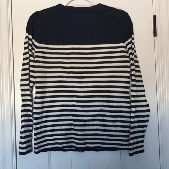 GAP button up sweater - Picture 4 of 4